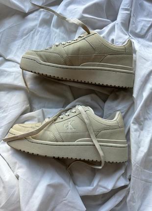 Calvin klein women's alondra casual platform lace-up sneakers замшеві кросівки