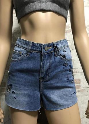 Джинсові шортики