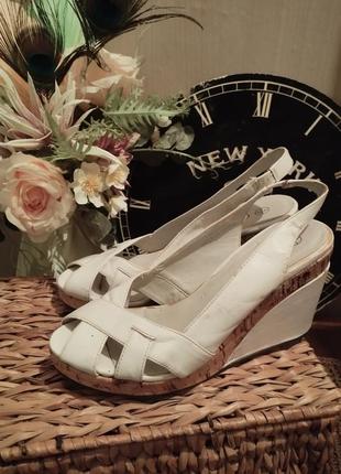 Босоніжки літні