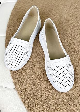 Кожаные мокасины с сквозной перфорацией
