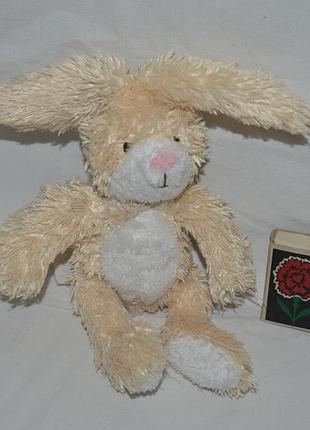 Удивительно нежный и красивый мягкий плюшевый зайчик зайчонок