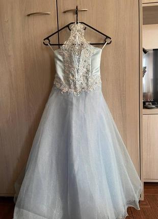 Святкова сукня ніжно блакитна, на випускний.