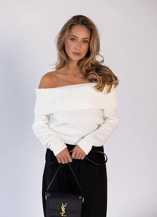 Вязаная кофта с отворотом идеально сочетает уют и стиль anetta