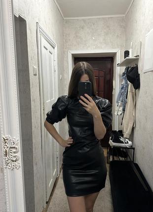 Чорна шкіряна сукня, плаття з еко-шкіри