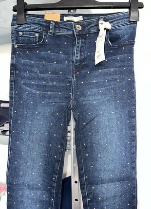 Бомбезные джинсы скинни с камушками ovs