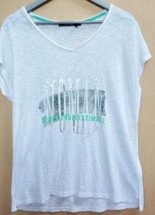 Футболка біла з принтом marc aurel розмір 40