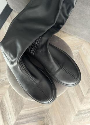 Шикарные эффектные длинные ботфорты