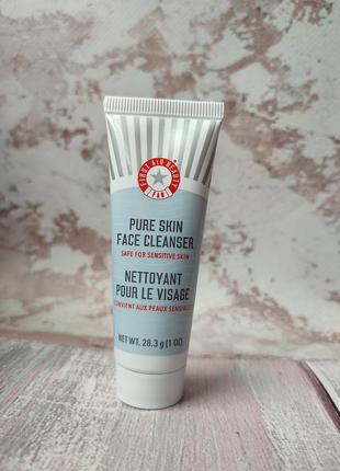 Засіб для вмивання обличчя first aid beauty pure skin face cleanser