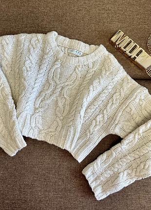 Укороченный свитер с декором бусин