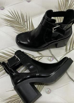 Черевики жіночі