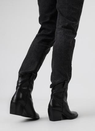 Ботинки-казаки женские кожаные черные 1781б10 фото