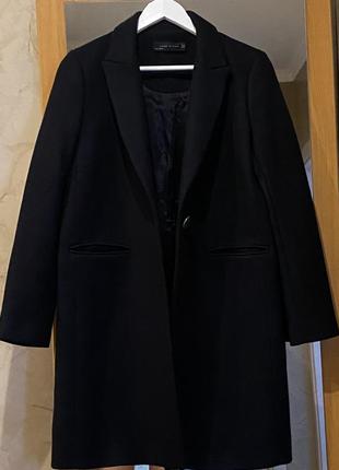 Элегантное пальто 75% шерсть zara
