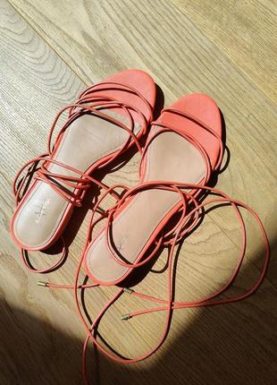 Кожаные сандалии на шнуровке7 фото