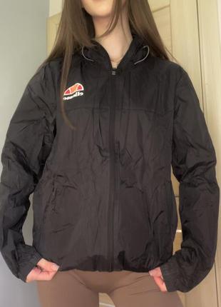 Вітровка ellesse