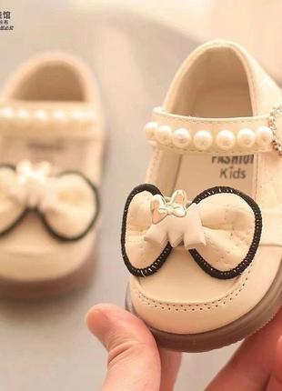 Дитячі туфлі для дівчинки