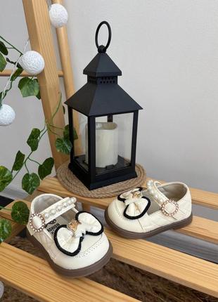 Дитячі туфлі для дівчинки