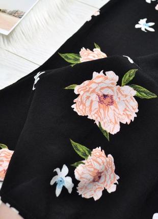 Стильна юбка міді в квітковий принт topshop.3 фото