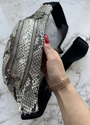 Бананка зі шкіри пітона рептилія змія