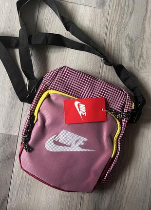 Месенджер nike рожевий