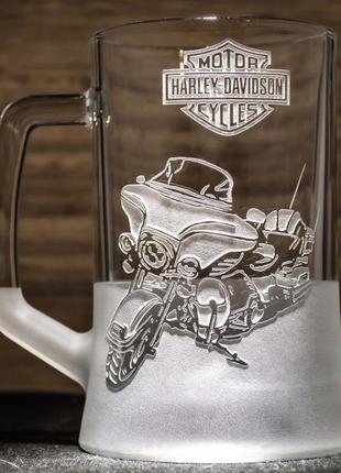 Подарунок мотоциклісту - бокал для пива з гравіюванням harley davidson