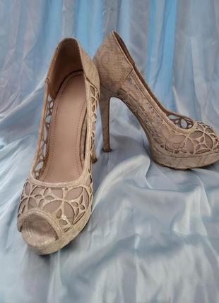 Туфлі на каблучку