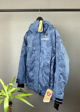 Женская куртка adidas оригинал.