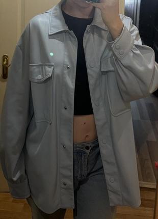 Кожаная рубашка bershka