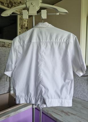 Стильова брендова жіноча біла коротка вкорочена бавовняна сорочка блуза з коротким рукавом нагрудними великими кишенями оверсайз oversize asos s xs3 фото