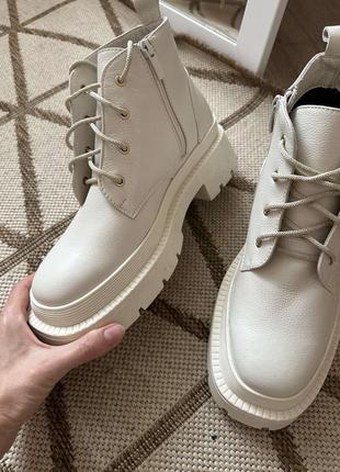 Осінні шкіряні черевики