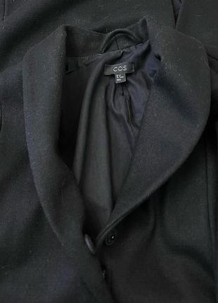 Cos, пальто из шерсти и кашемира, крой «тюльпан».5 фото