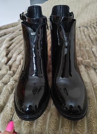 Черевики
состояние новые,лак 2