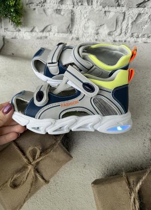 Детские кожаные босоножки сандалии