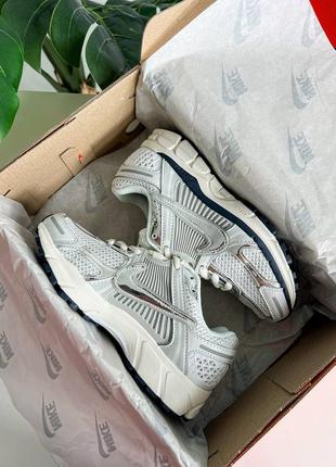 Nike zoom vomero 5 silver6 фото