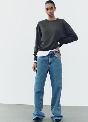 Прямі джинси zara в вирізами