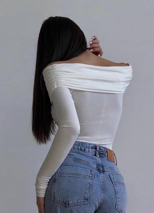 Боди молочный белый со спущенными плечами, переплет