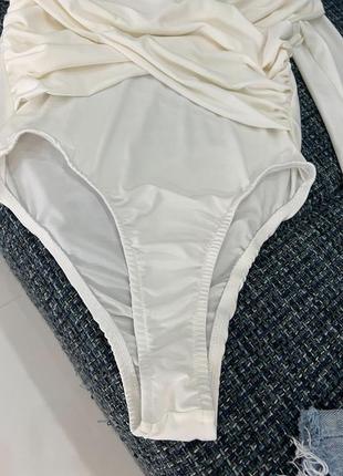 Боди молочный белый со спущенными плечами, переплет