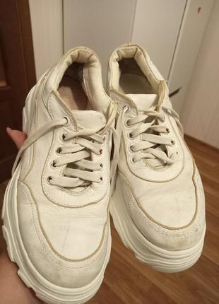 Кроссовки,натуральная кожа.