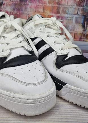 Кроссовки adidas 2