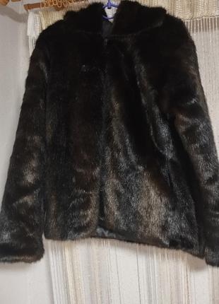 Шуба из искусственного меха