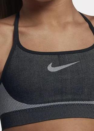Спортивний топ nike