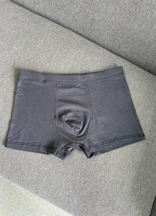 Мужские боксеры из натуральной ткани на широкой резинке.