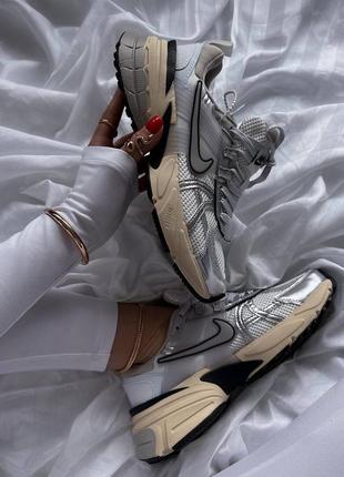 Жіночі кросівки nike runtekk grey.4 фото