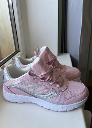 Saucony кроссовки женские