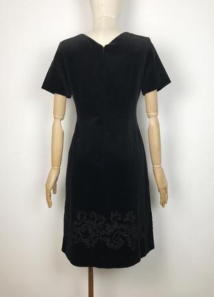 Вінтажна чорна оксамитова сукня laura ashley з вишивкою стрічкою вінтаж3 фото