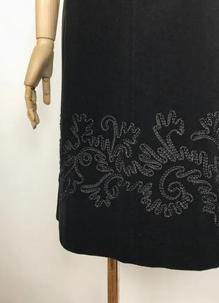 Вінтажна чорна оксамитова сукня laura ashley з вишивкою стрічкою вінтаж9 фото