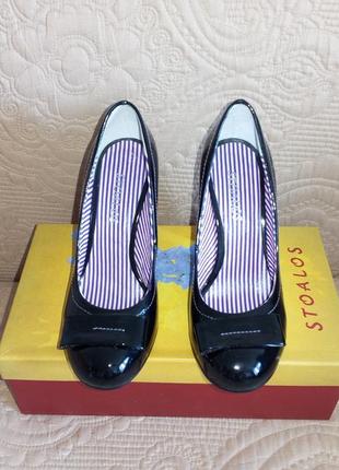 Лаковые туфли stoalos со стойким широким каблуком5 фото