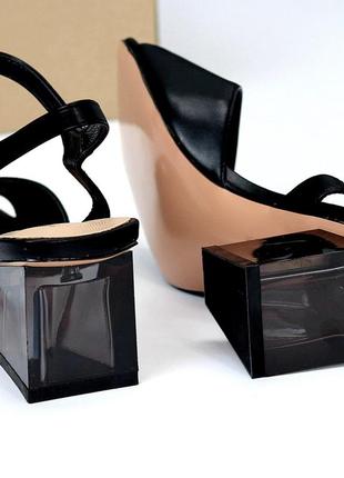 Женские черные босоножки в деловом дизайне, на роботу на каблуку стильном устойчивом, квадратный нос5 фото