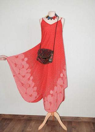 Италия  сарафан платье оверсайз на бретельках шлейках ламбада с широкими бедрами хвостами хвосты
