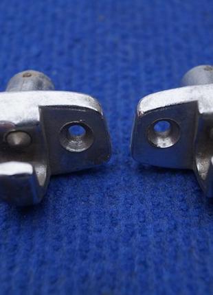 Крепление (фиксатор) сонцезащитного козырька газ 24 2410 3102 31029