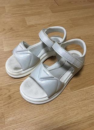 Сандалии для девочки fashion
